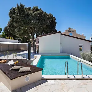 https://sandy-bay-apartments-pjescana-uvala.pula-hotels.org